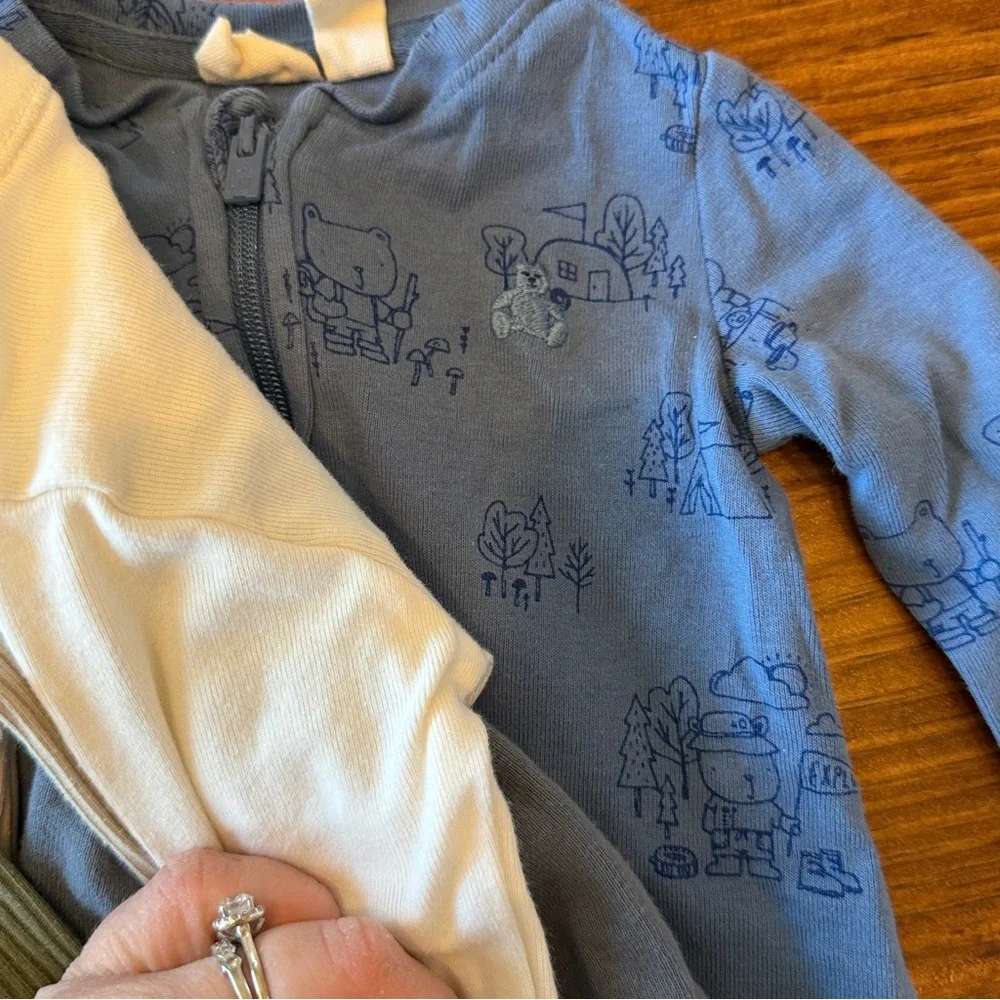 Old Navy Kids Footies - Green, Cream, Blue - Picture 4 of 9